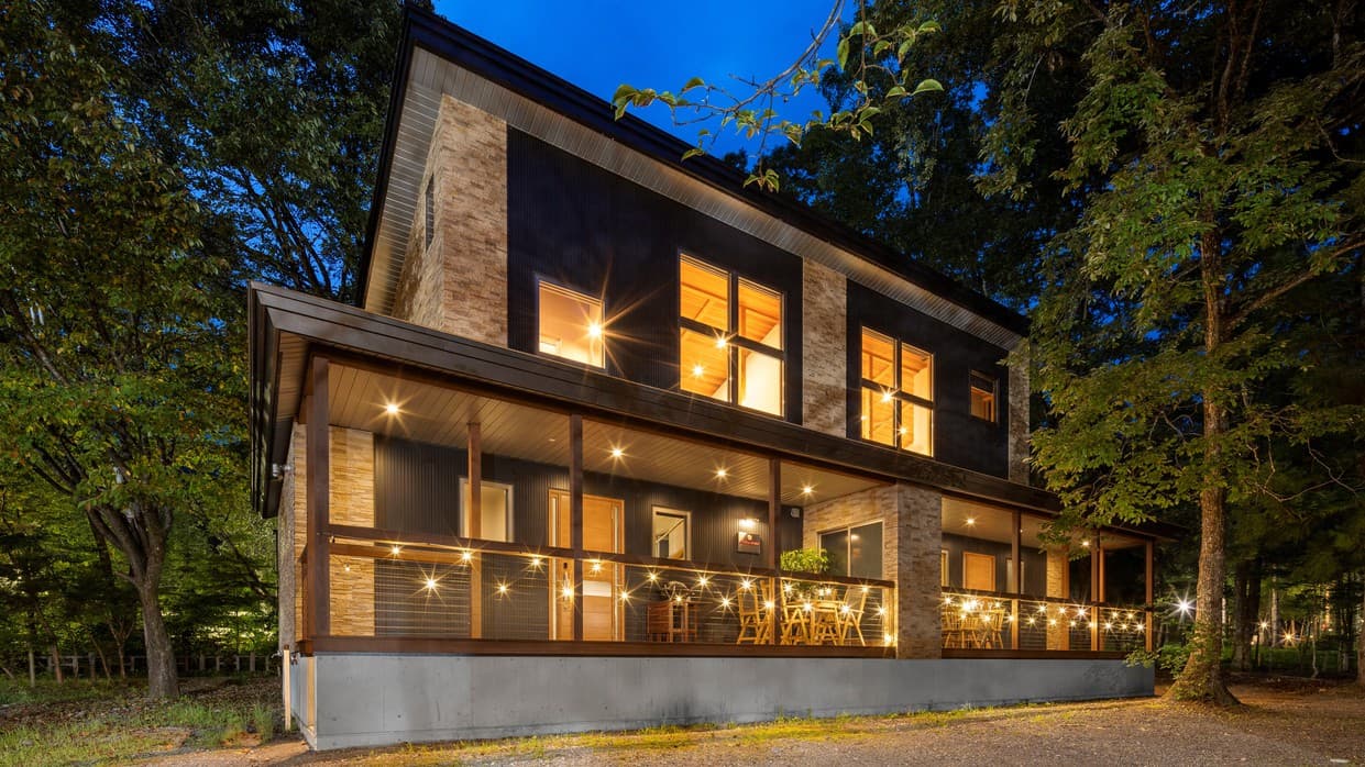 Ｐｈｏｅｎｉｘ　Ｃｈａｌｅｔｓ（フェニックス　シャレー）