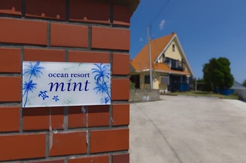 ｏｃｅａｎ　ｒｅｓｏｒｔ　ｍｉｎｔ　オーシャンビューを満喫！かわいい三角屋根の三階建て貸切別荘　＾
