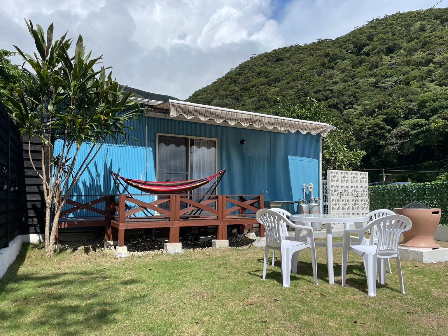 古仁宿－ＫＯＮＩＹＡＤＯ－＜奄美大島＞　＾