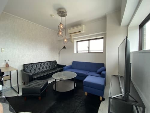 【マンション最上階角部屋の１室を貸切】高田駅徒歩圏内、無料駐車場もあります！／民泊