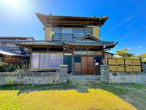 【海水浴場まで３分！】リノベーションされた古民家を貸切！／民泊