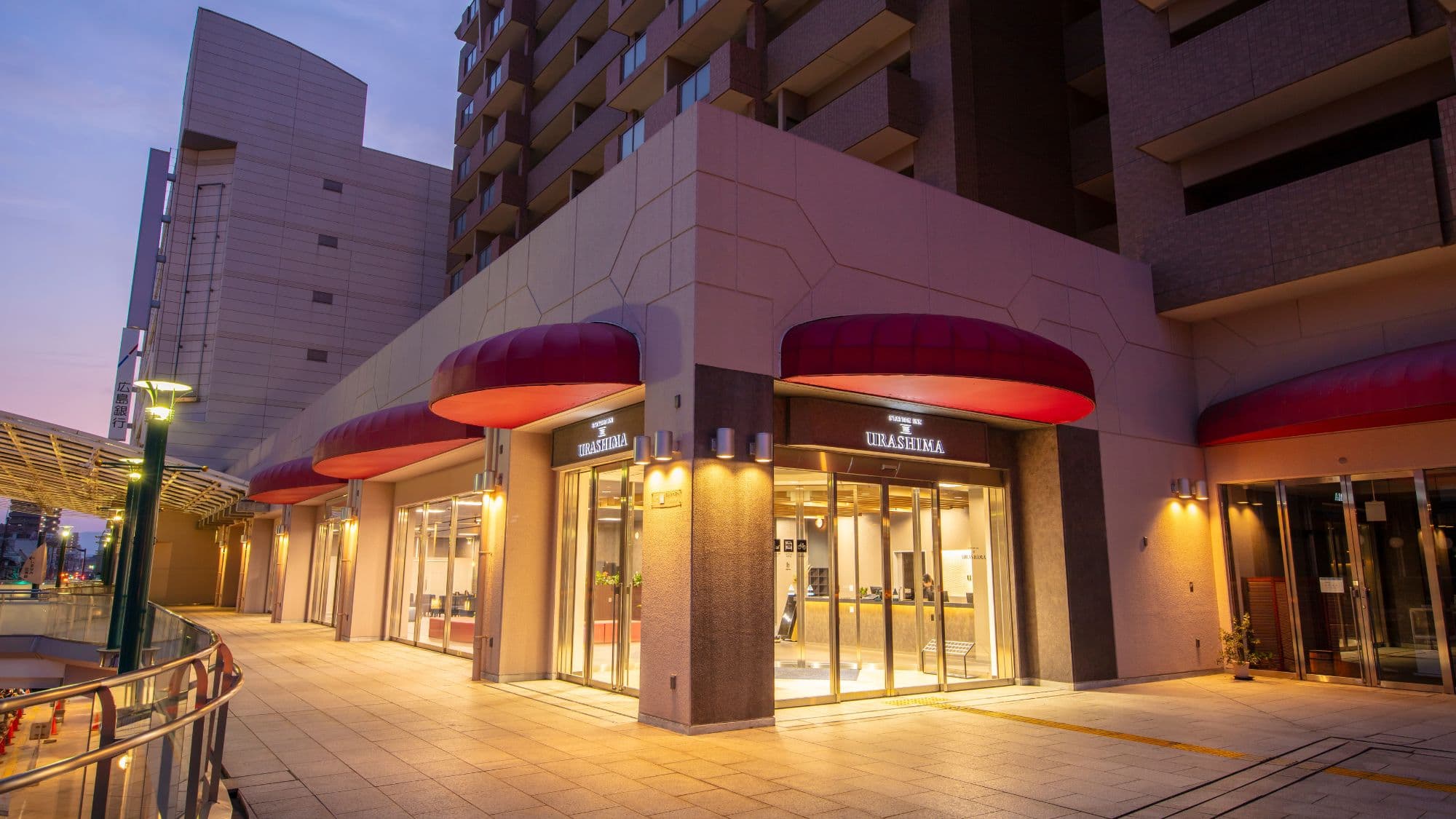 ＳＴＡＴＩＯＮ　ＩＮＮ　ＴＨＥ　ＵＲＡＳＨＩＭＡ