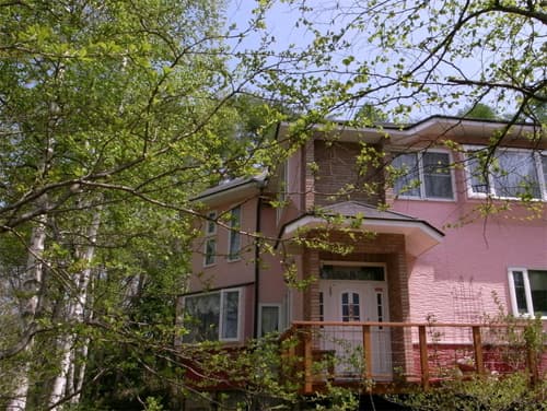 森のやさしさに包まれる小さな宿 銀の森