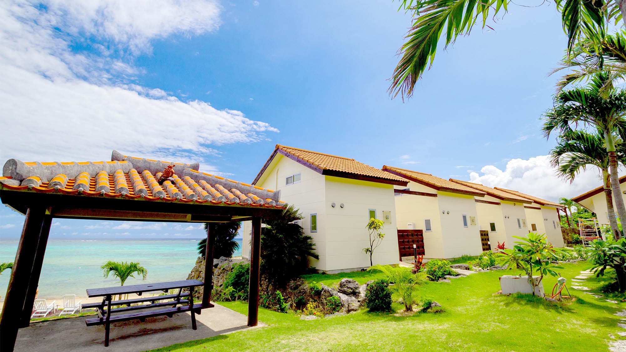 ALOALO BEACH 川平 <石垣島>