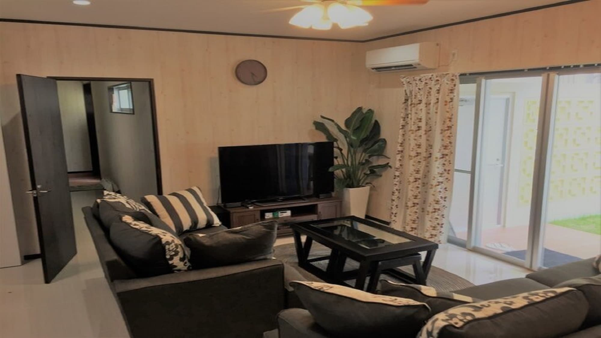 家族や友人で沖縄本島北部の観光拠点に最適!丸々新築一軒貸し ^