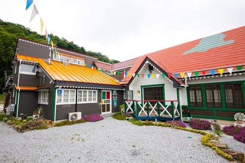 アメリカンハウスー野上 大人も子供も走り回れる施設 ^