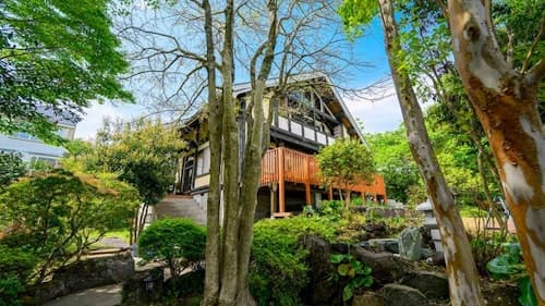 ログハウス Clover ^